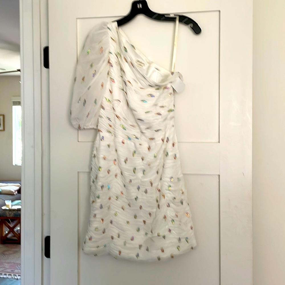 Shoshanna Ronnie white one-shoulder ruched dress! Never worn- TAGS ON! 🤩🤩🤩